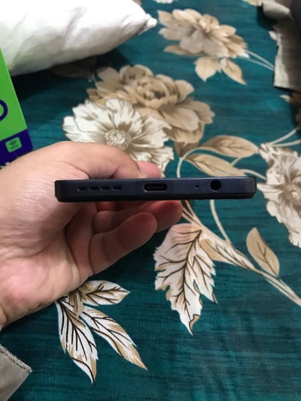 INFINIX HOT 30 (8+8/128) complete box urgent sale 4