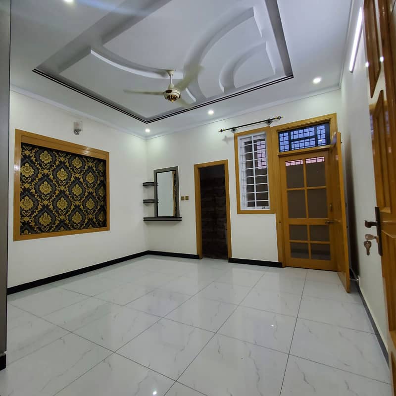 Beautiful Neat And Clean Amazing 5 Marla UPper Portion AVailable For REnt In Airport Housing Society 11