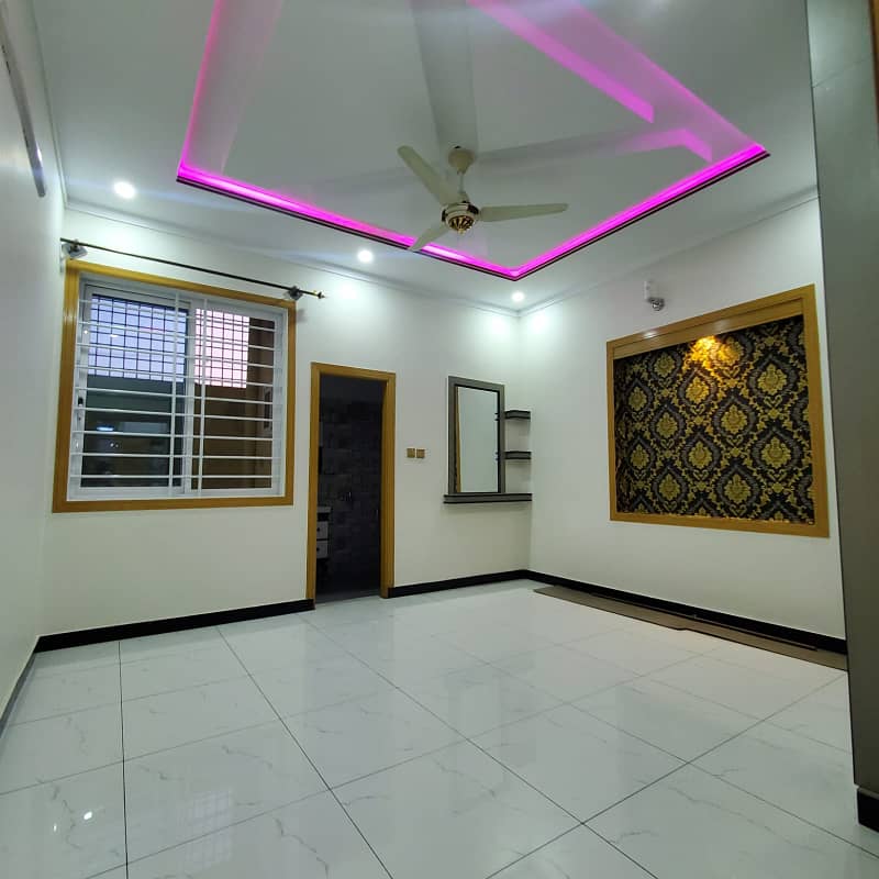 Beautiful Neat And Clean Amazing 5 Marla UPper Portion AVailable For REnt In Airport Housing Society 15