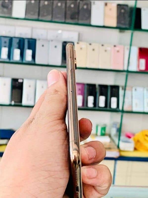 iPhone xs max 256 GB only WhatsApp 03265132106 2