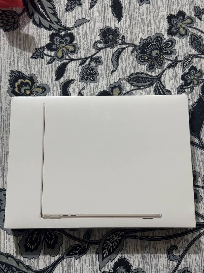 Brand New MacBook Air with Apple M2 Chip 1