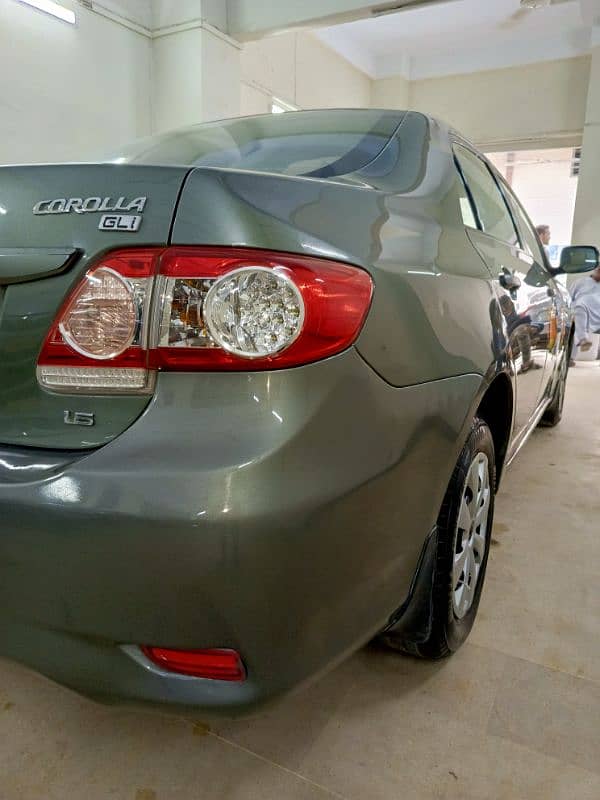 Toyota Corolla GLI 2011 10