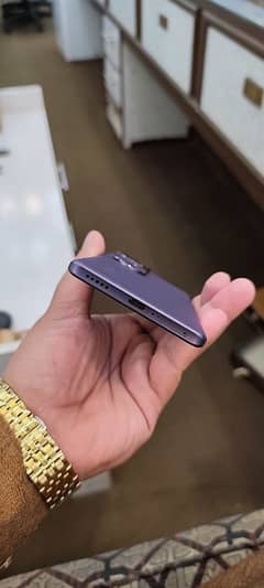 vivo v 40 full scratch less like new phone