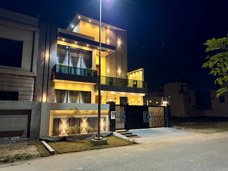 10 Marla Ultra Modern House for Sale in Citi Housing Gujranwala 36