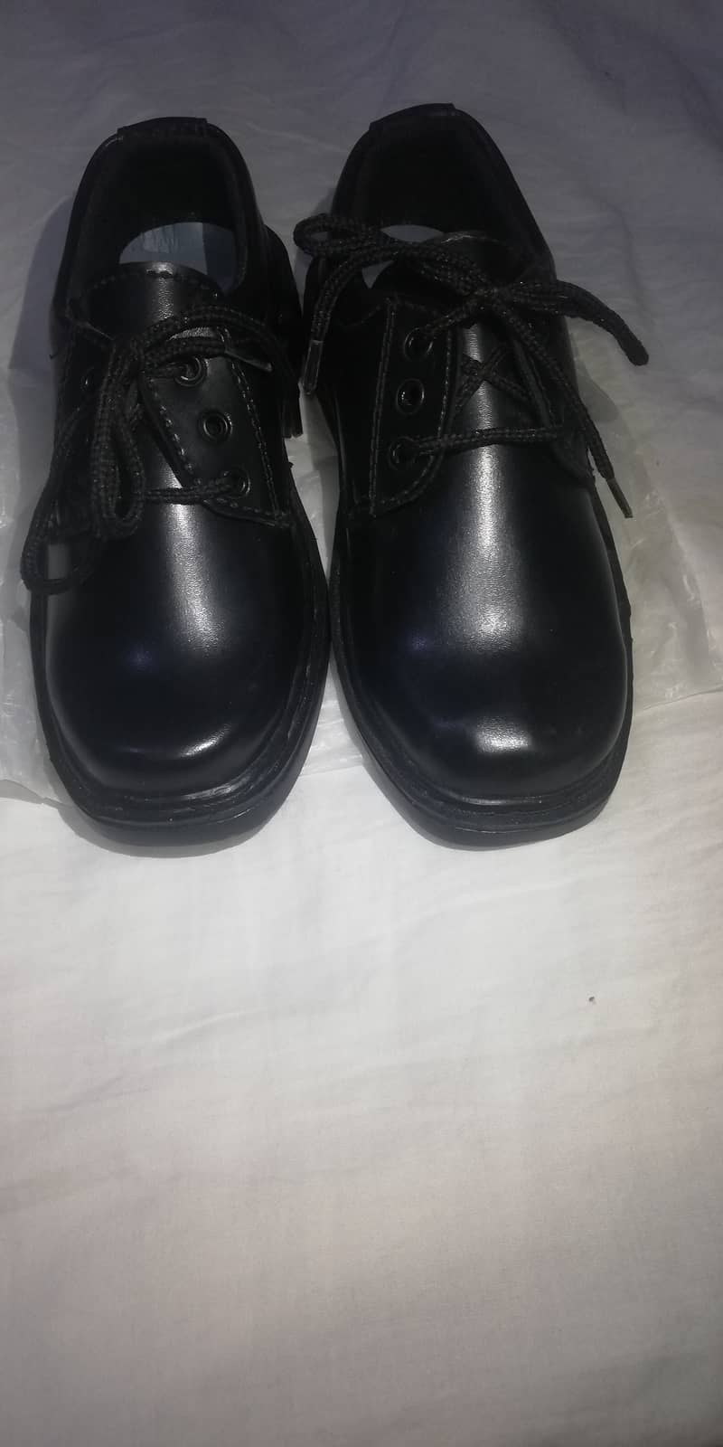 Kids school shoes new condition 2