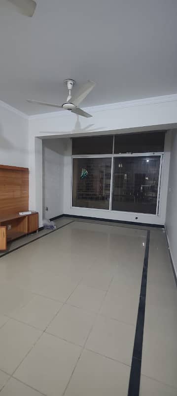 3 Bedroom Apartment Available For Rent In G11 5