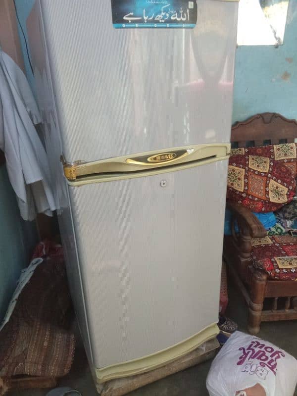 Used Refrigerator Waves Model 2016 6