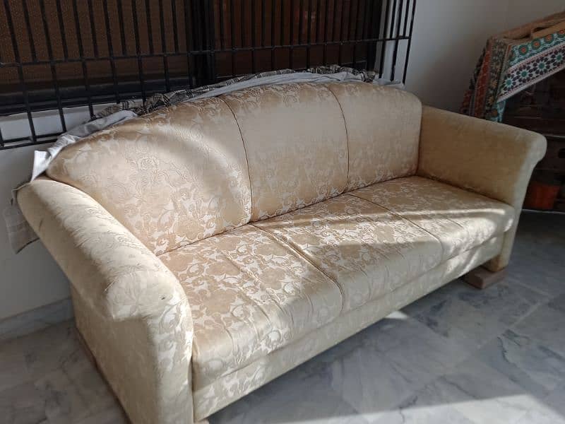 3 seater sofa is available for sale 0