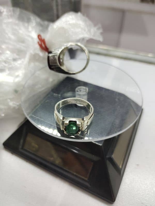 Emerald ring for sale 1