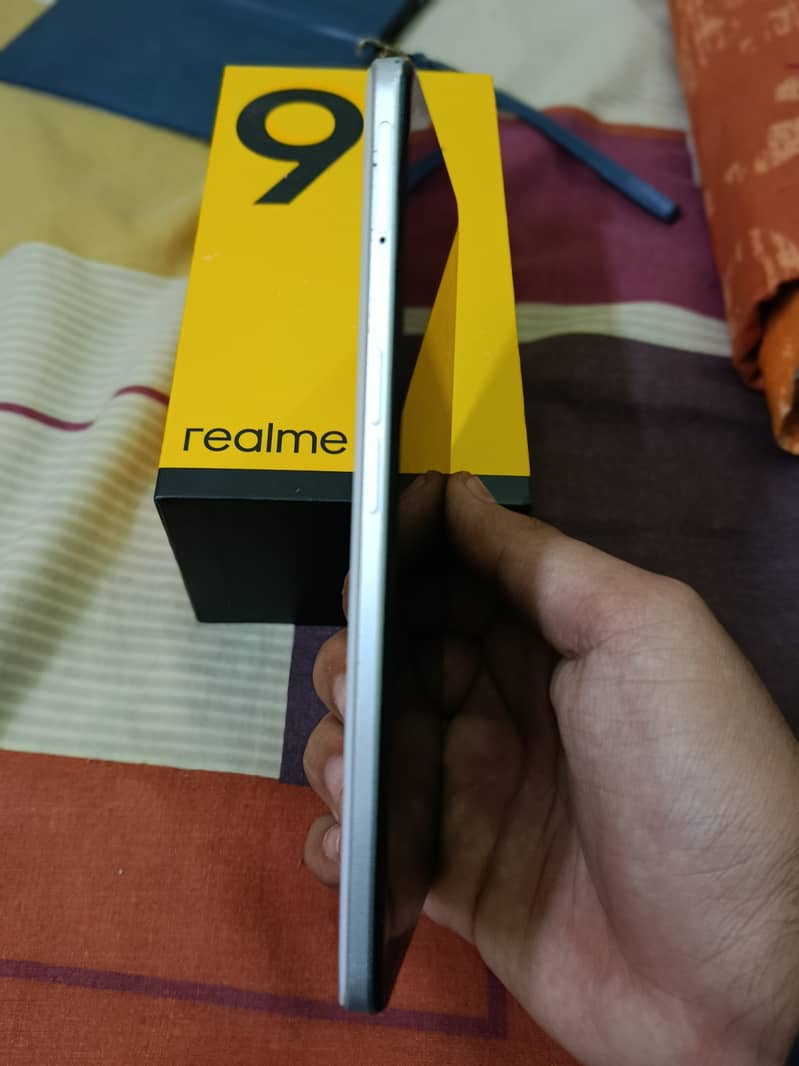 Realme 9 (8/128) 3