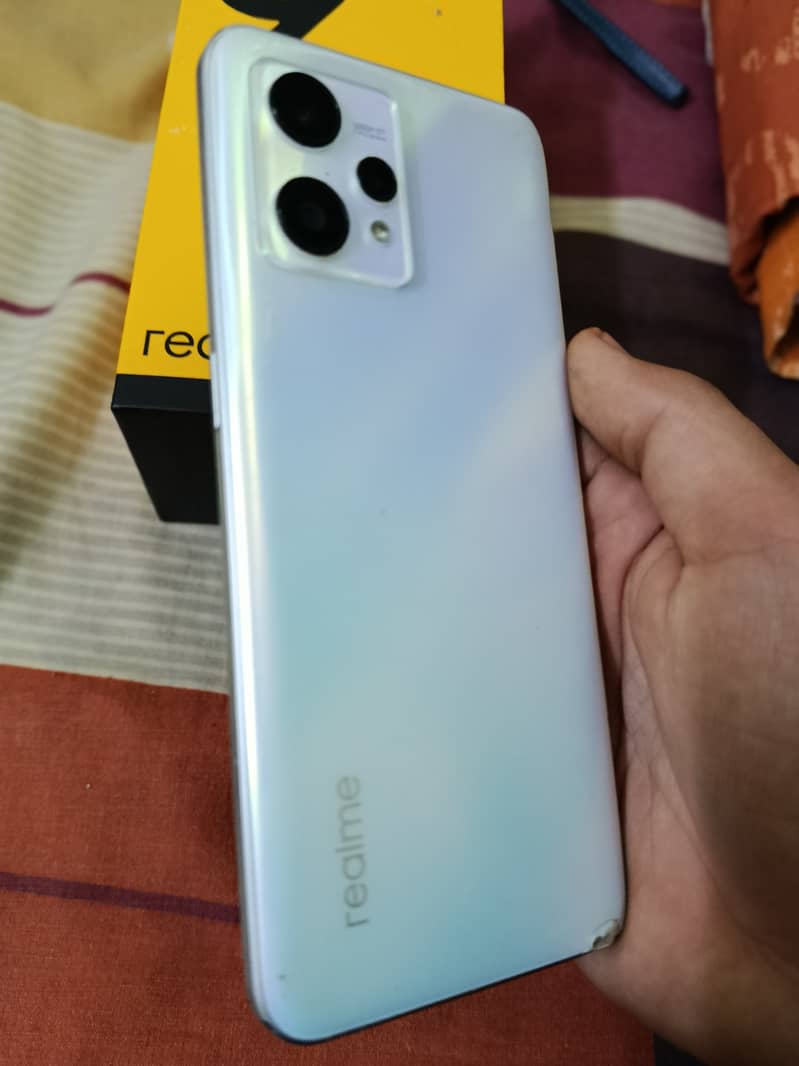 Realme 9 (8/128) 7