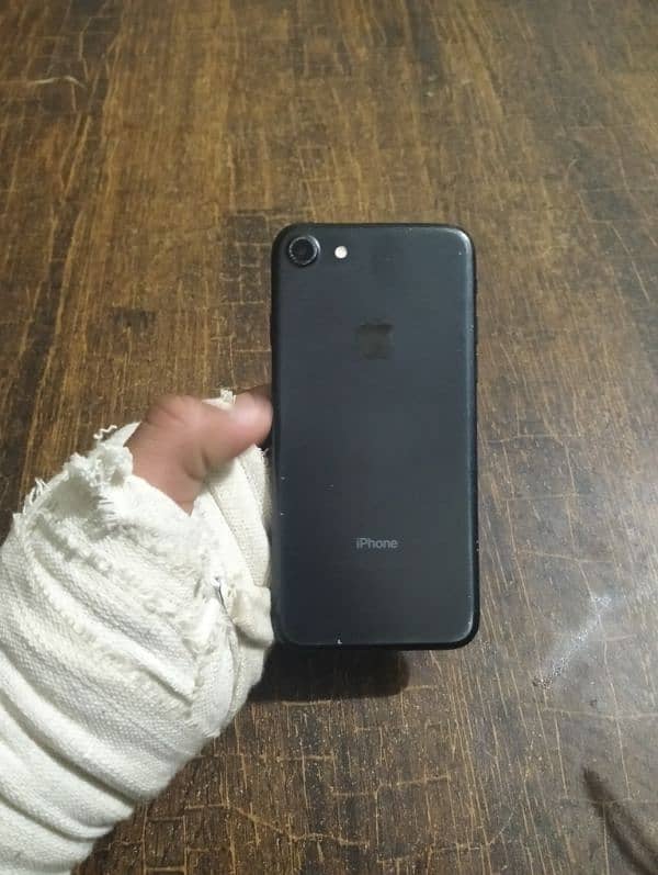 IPHONE 7 NON PTA 32 GB STORAGE, BATTERY HEALTH 89%. . . . URGENT SALE. . . 5