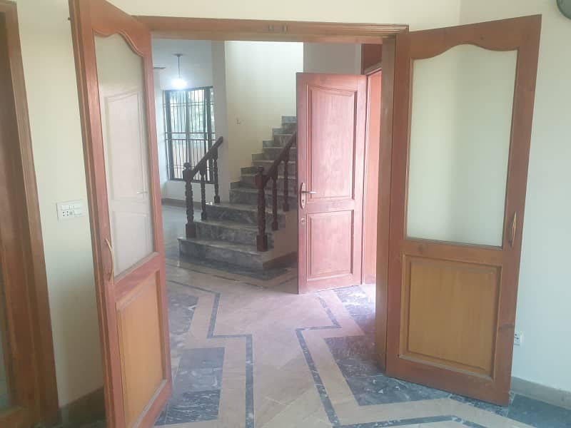 10 Marla Corner Beautiful House Available For Sale in J Block DHA Phase 1 Lahore 7