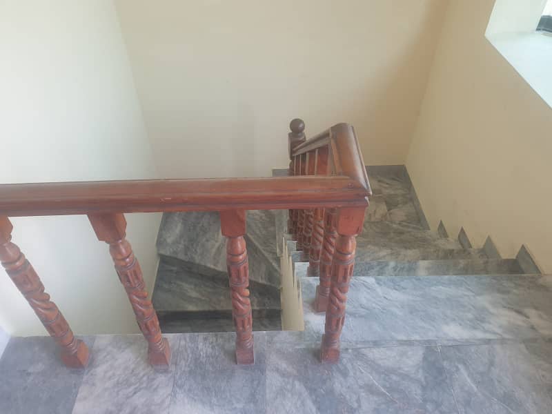 10 Marla Corner Beautiful House Available For Sale in J Block DHA Phase 1 Lahore 8