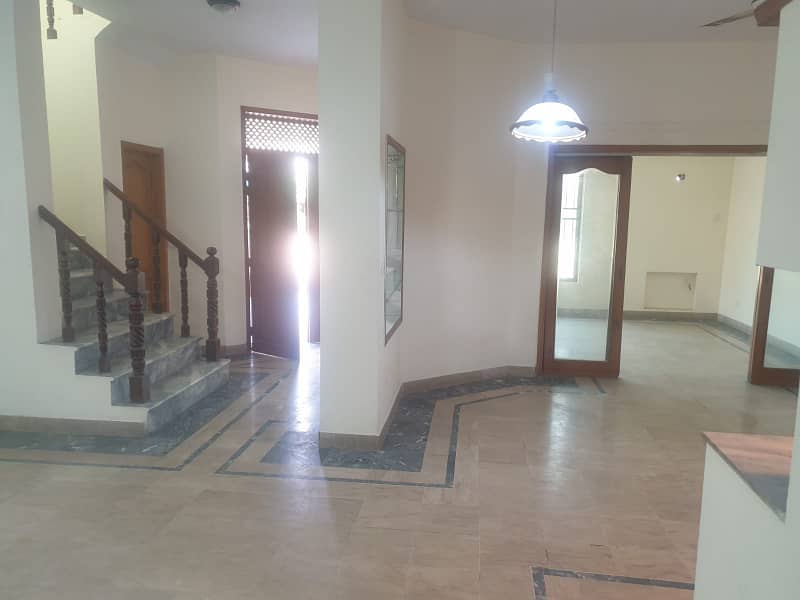 10 Marla Corner Beautiful House Available For Sale in J Block DHA Phase 1 Lahore 20