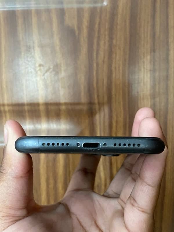 Iphone 11 64gb pta approved waterpack sealed sett no fault urgent sale 6