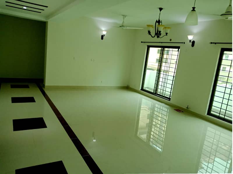 Don't miss out this beautiful apartment (For Rent) 3