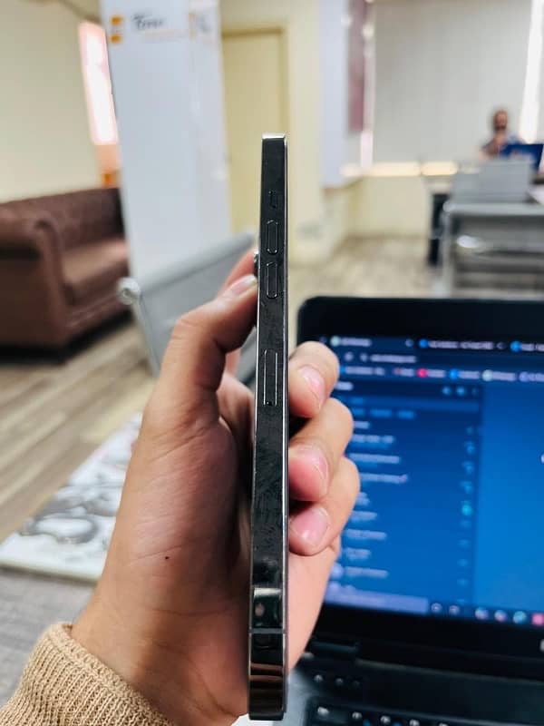 iPhone 12 Pro Max 128GB non PTA 7