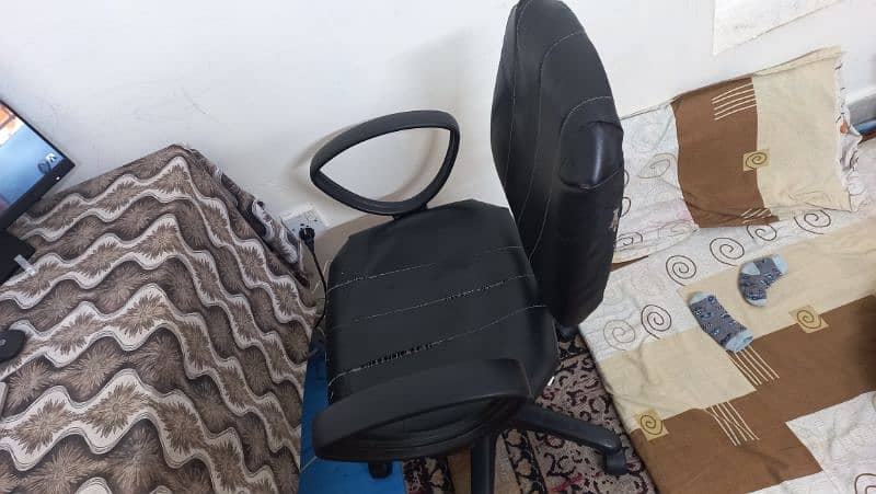 home chair | office chair | used chair 3