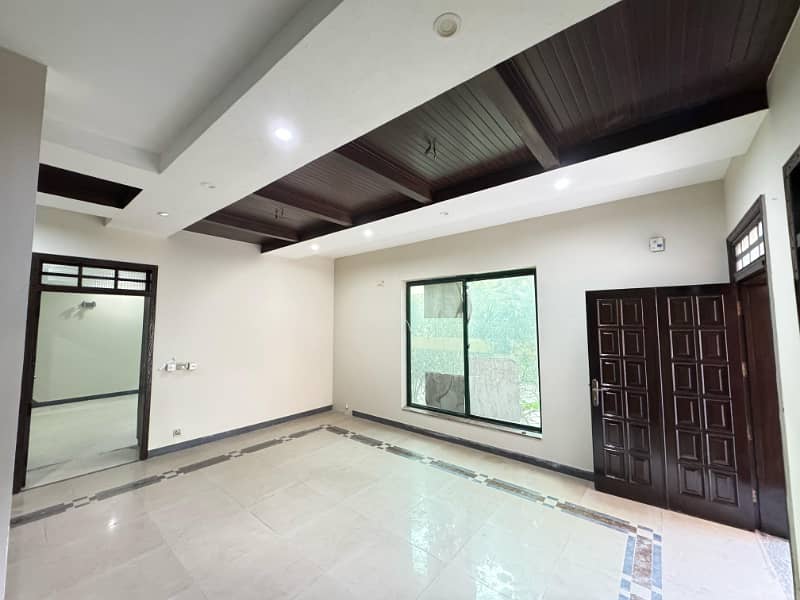 7 Marla house for Sale at kacha Lawrence Road 9