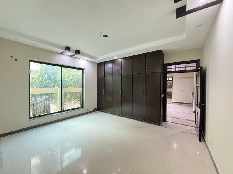 7 Marla house for Sale at kacha Lawrence Road 15