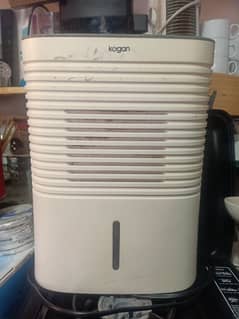 Mini dehumidifier