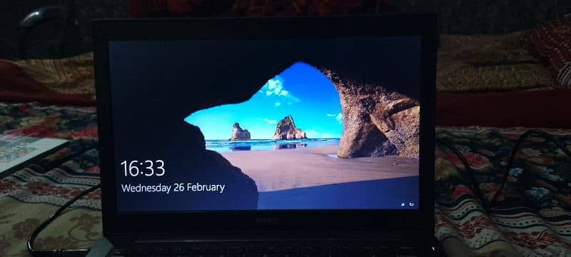 it's dell latitude 7280 10  by 10 condition core i5 7 generation 3