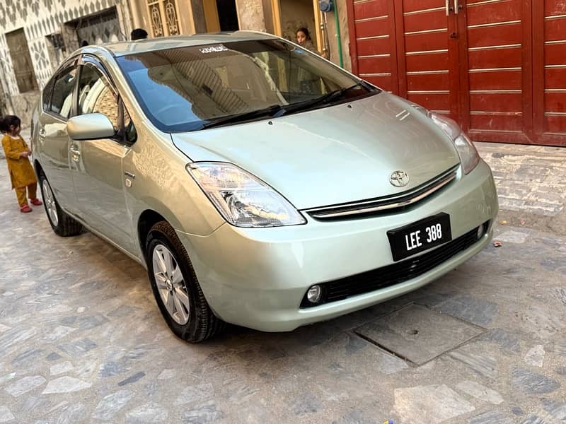 Toyota Prius 2007 model 2012 import 1