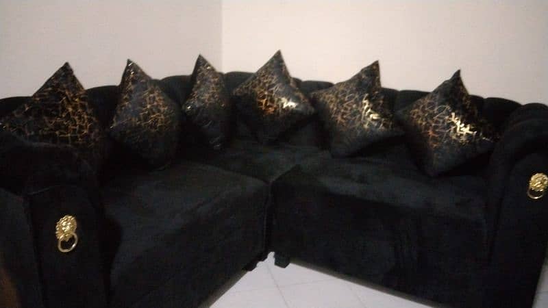 black and golden velvet sofa 6 sitter 0