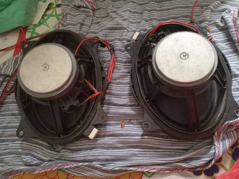 Emplifier and speakers 6