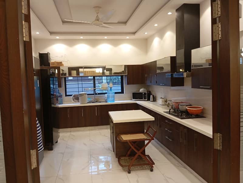 Premium 1 Kanal Luxury House For Sale 9