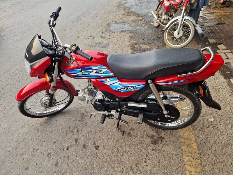 Honda CD 70 Dream 3