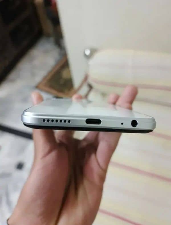 Infinix hot 12 6+5/128 10/10 condition with box for sale 5