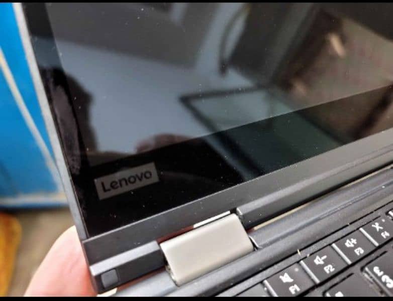 Lenovo Thinkpad X380 yoga i5 8th generation with touch screen. 4