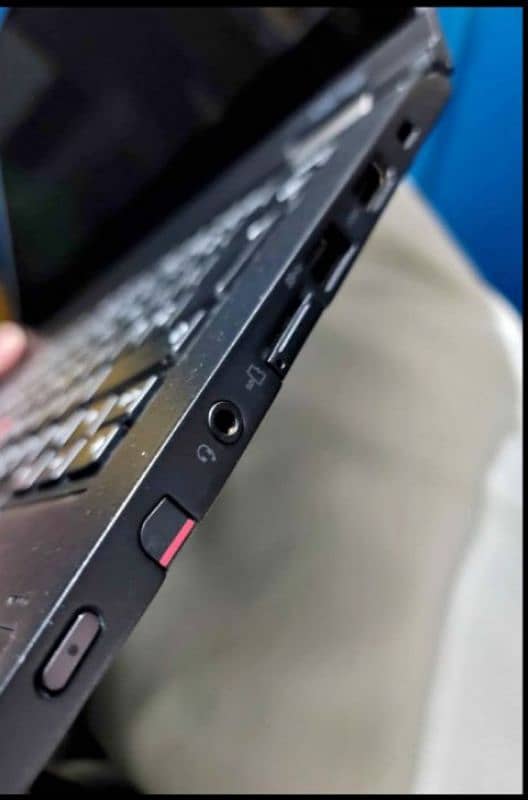 Lenovo Thinkpad X380 yoga i5 8th generation with touch screen. 5