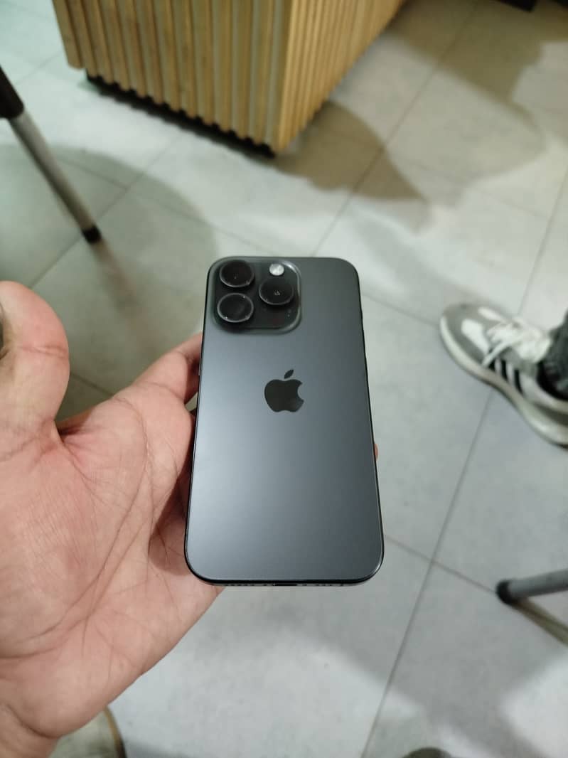 Apple iPhone 15 Pro jv 3