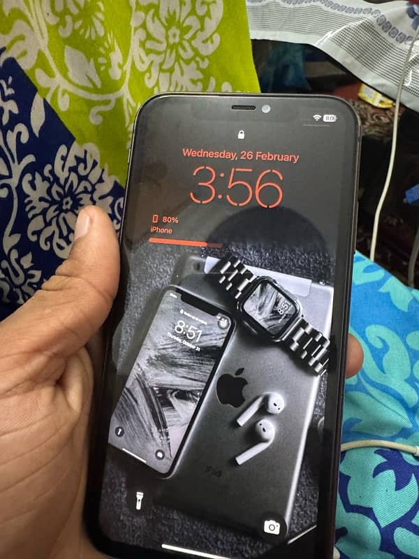 IPhone 11 jv 64gb 10/8 condition anda piece 1