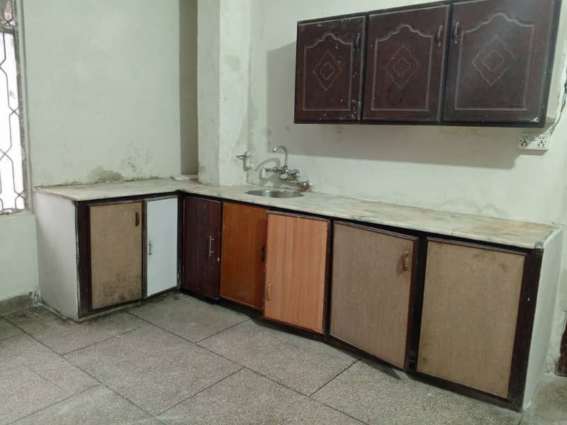 UPPER PORTION AVAILABLE FOR RENT IN GULSHAN BLOCK 7