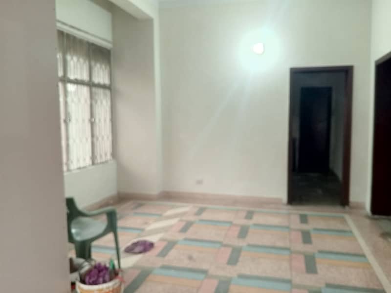 UPPER PORTION AVAILABLE FOR RENT IN GULSHAN BLOCK 12