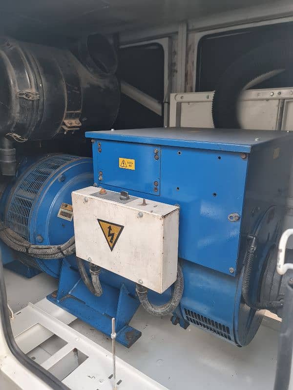 400Kva Perkin Generator. 6