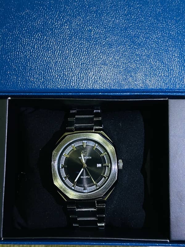 Silver mans watch 0