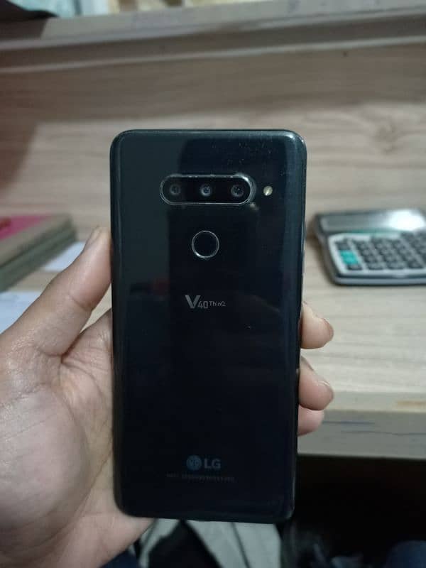 LG V40 6/64 snapdragon 845 gaming phone 1