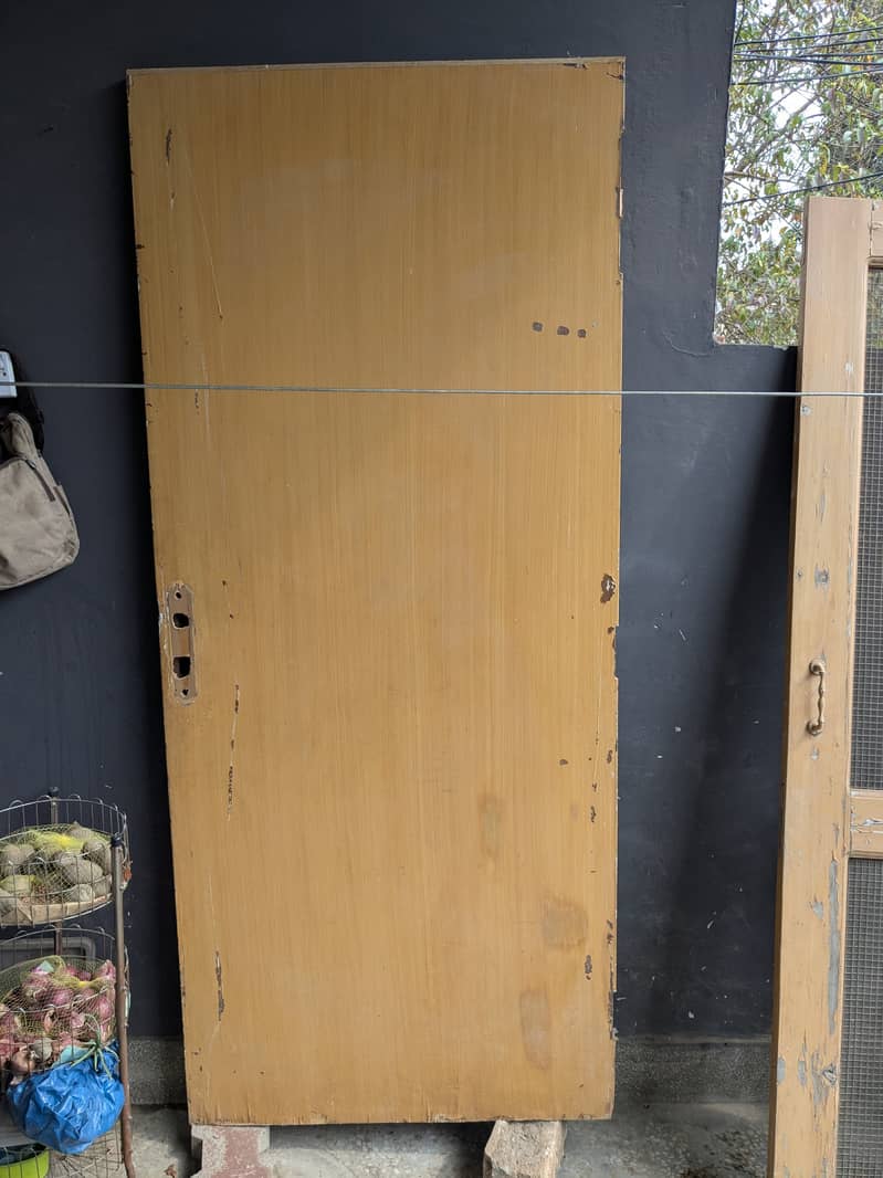 2 Wooden doors 1