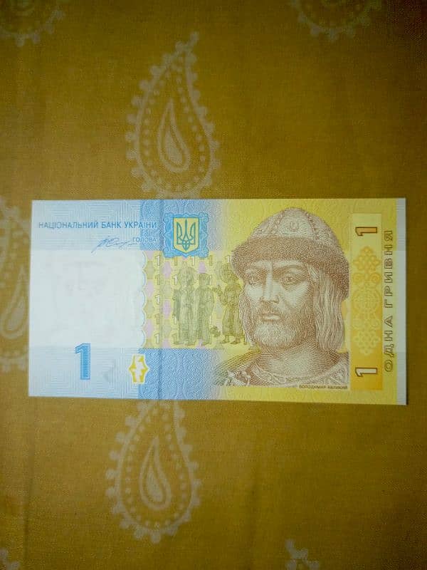 differnt countries currency notes 8