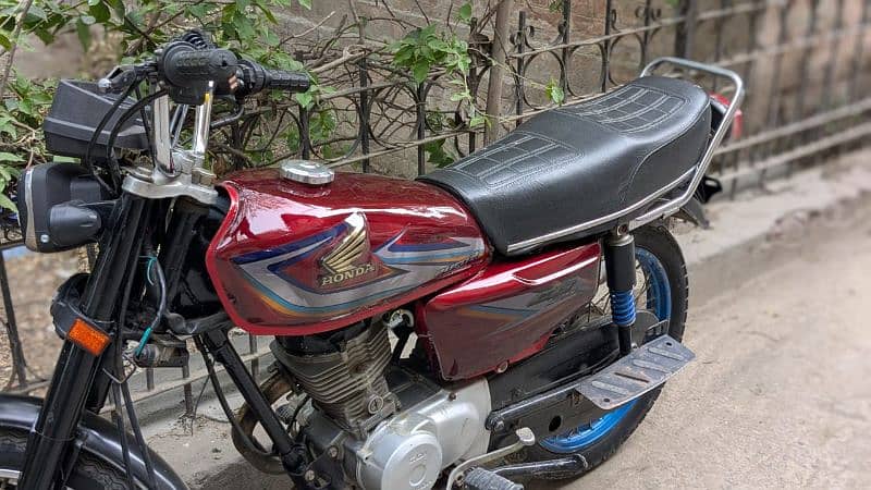 Honda CG 125 2011 model Home used all ok urgent Sale 1