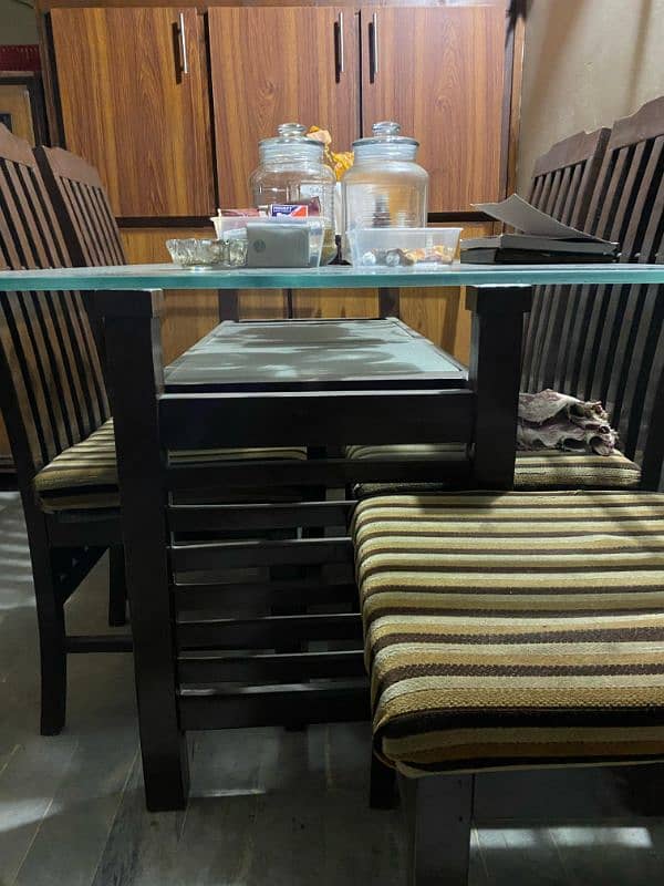 SIX SEATER DINING TABLE FOR SALE 0