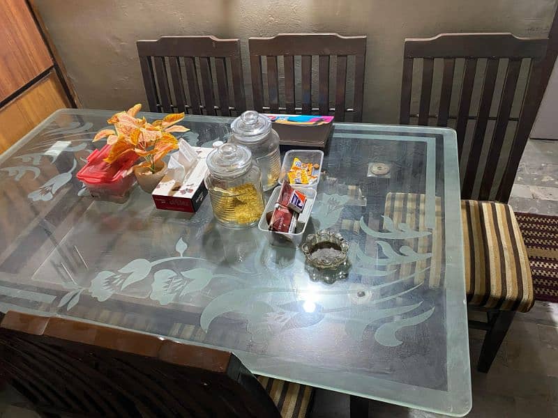 SIX SEATER DINING TABLE FOR SALE 3