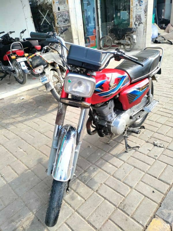 Honda CG 125 Model: 2020 1