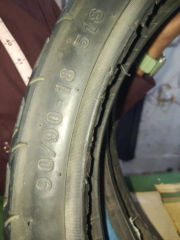 service tyre 90.90. 18  play 6 Suzuki pridor ybr ybz sub pe lag jayge 3