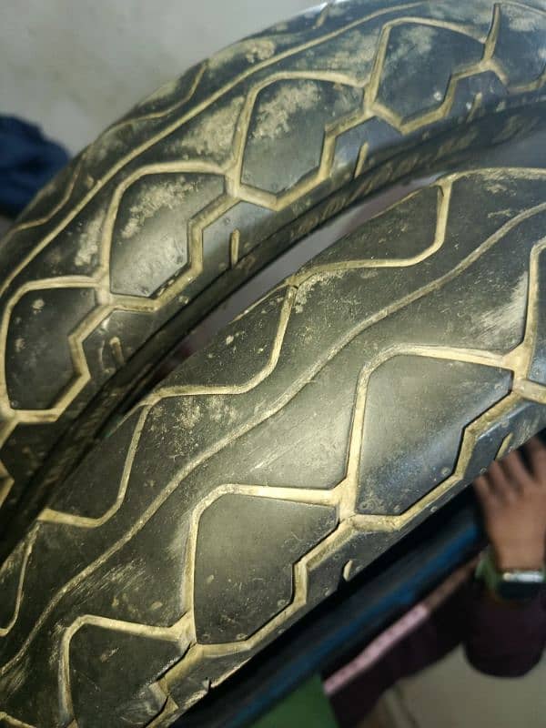 service tyre 90.90. 18  play 6 Suzuki pridor ybr ybz sub pe lag jayge 4